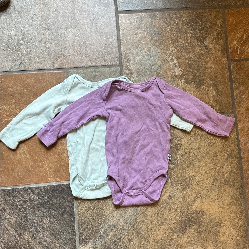 Set of honest company onesies - size 3-6 months